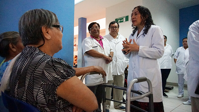 recorrido-oms-doctora-sonia-castro-por-hospitales-masaya